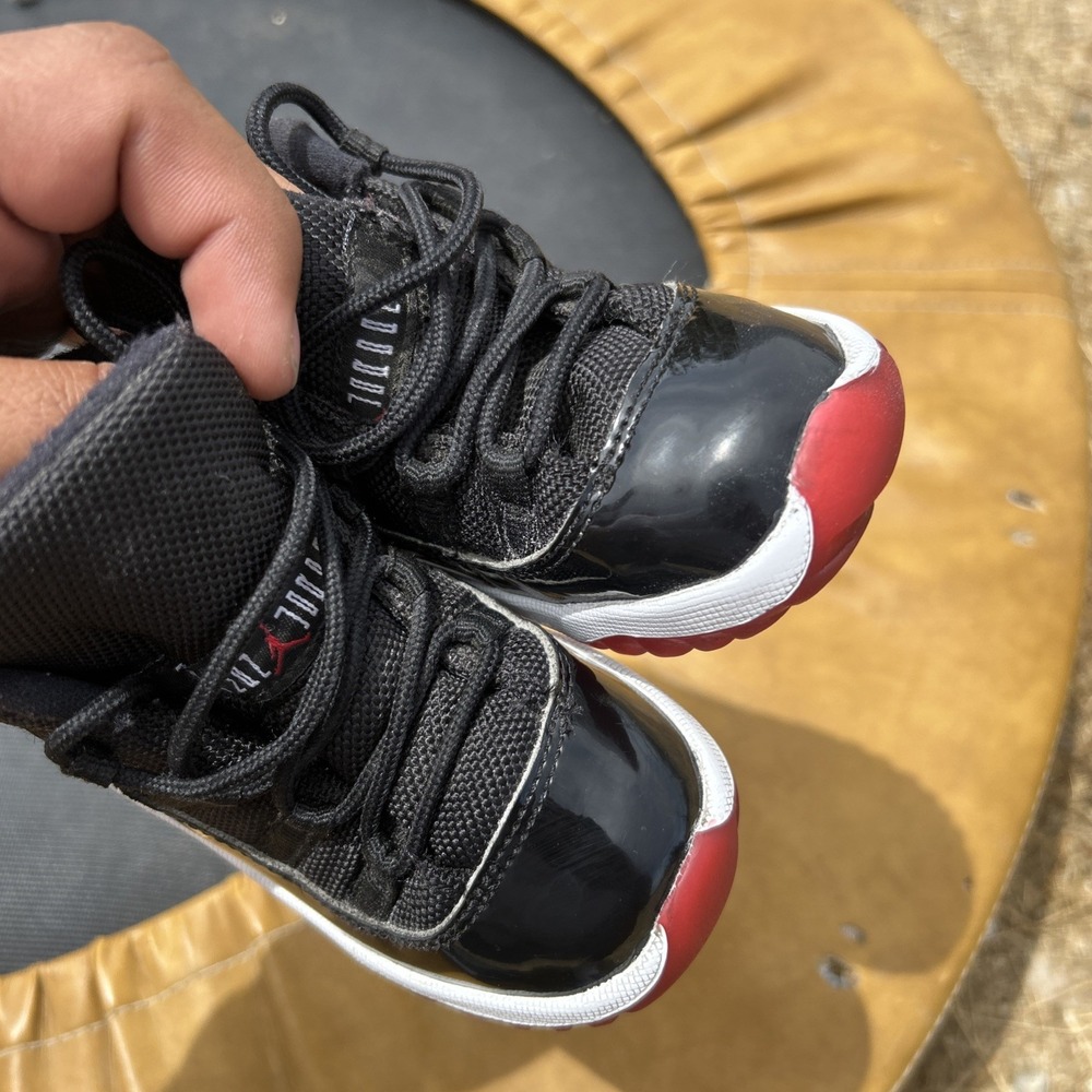 air jordan bred 11 size 8c toddler - Picture 7 of 8